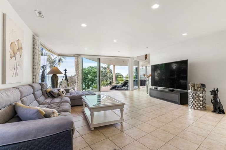 Photo of property in 20 Pacific Parade, Army Bay, Whangaparaoa, 0930