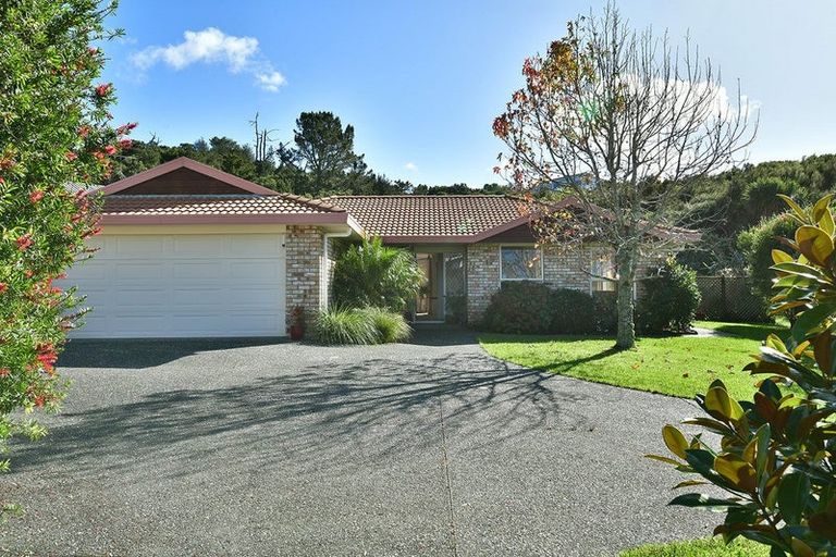 Photo of property in 9 Robinia Place, Snells Beach, 0920