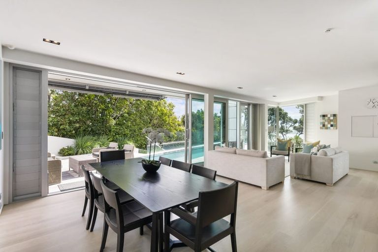 Photo of property in 11a Bournemouth Terrace, Murrays Bay, Auckland, 0630