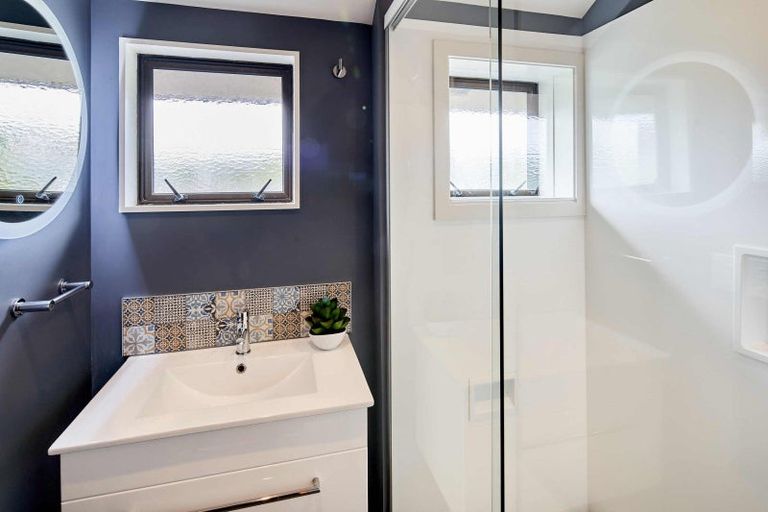 Photo of property in 123 Oriel Avenue, Tawa, Wellington, 5028