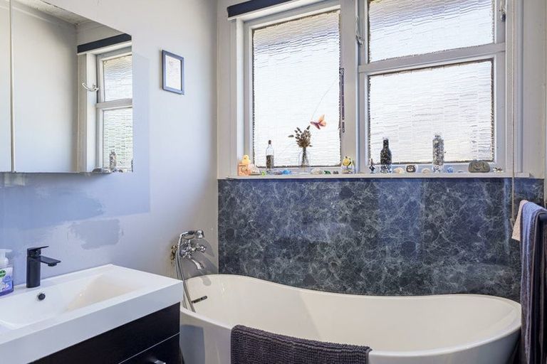 Photo of property in 27 Tasman Street, Havelock North, 4130