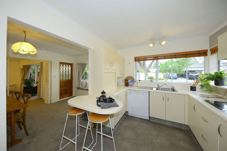 Photo of property in 3 Hatfield Place, Avonhead, Christchurch, 8042