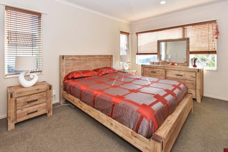 Photo of property in 45e Redoubt Road, Goodwood Heights, Auckland, 2105