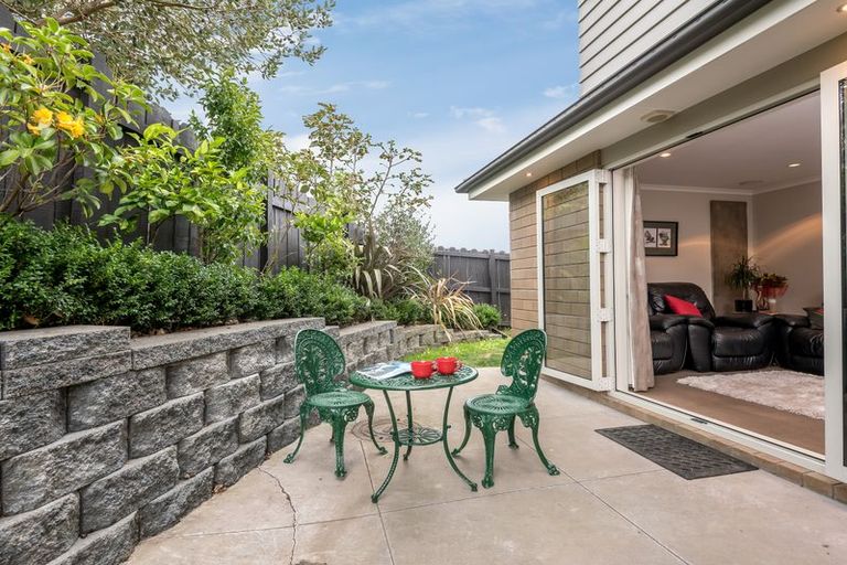 Photo of property in 1 Citation Way, Botany Downs, Auckland, 2010