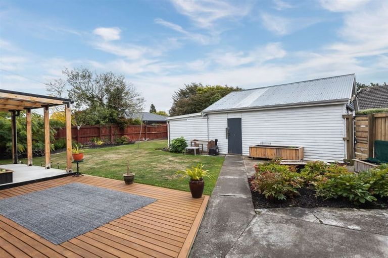 Photo of property in 5 Neave Place, Hillmorton, Christchurch, 8025