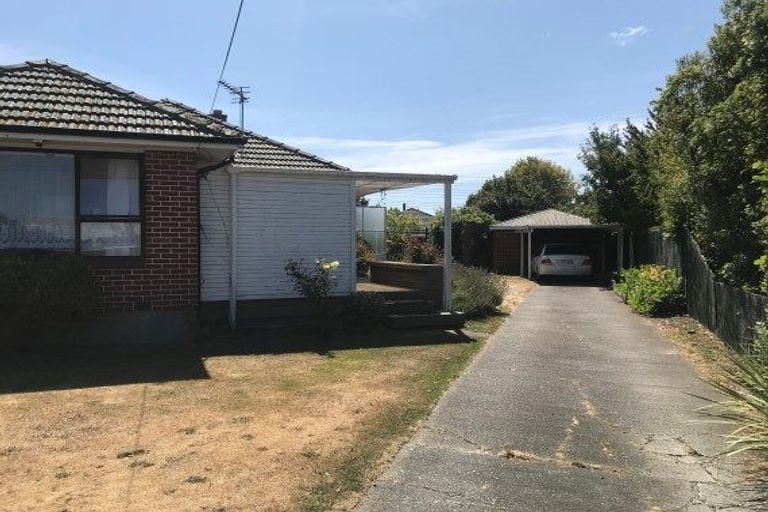 Photo of property in 8 Dalton Place, Burnside, Christchurch, 8053