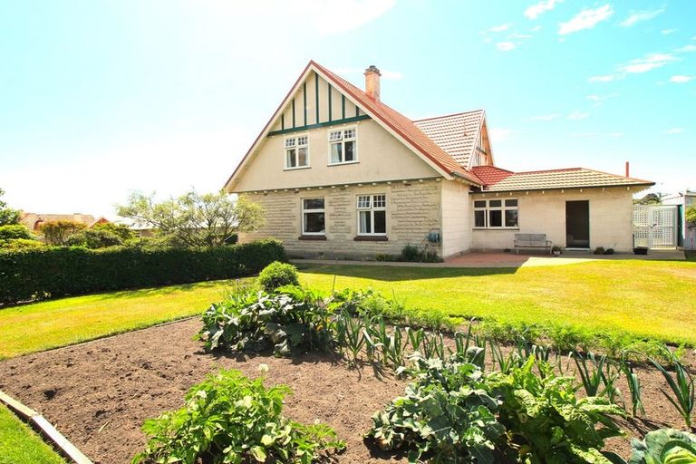 Photo of property in 76 Wharfe Street, South Hill, Oamaru, 9400