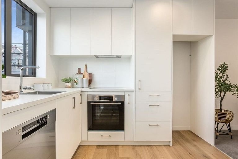 Photo of property in 21 John Street, Stokes Valley, Lower Hutt, 5019