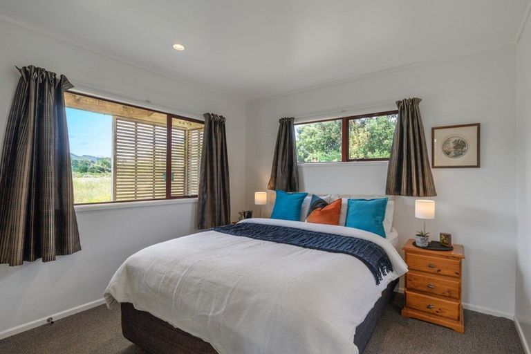 Photo of property in 72 Rutherford Drive, Waikanae Beach, Waikanae, 5036