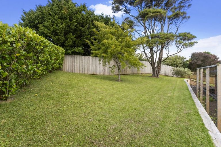 Photo of property in 2 Foothills Lane, Glen Eden, Auckland, 0602