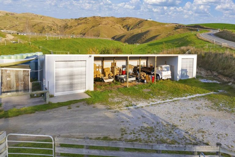 Photo of property in 67 Macraes Road, Waynes, Palmerston, 9483