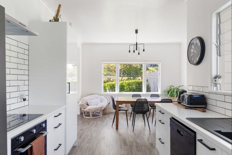 Photo of property in 13 Dillon Bell Road, Whataupoko, Gisborne, 4010