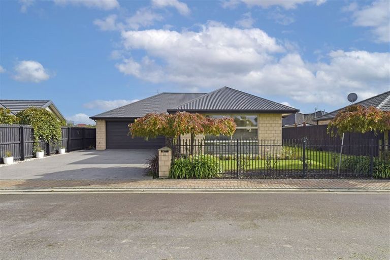 Photo of property in 14 Kilbrannan Close, Broomfield, Christchurch, 8042