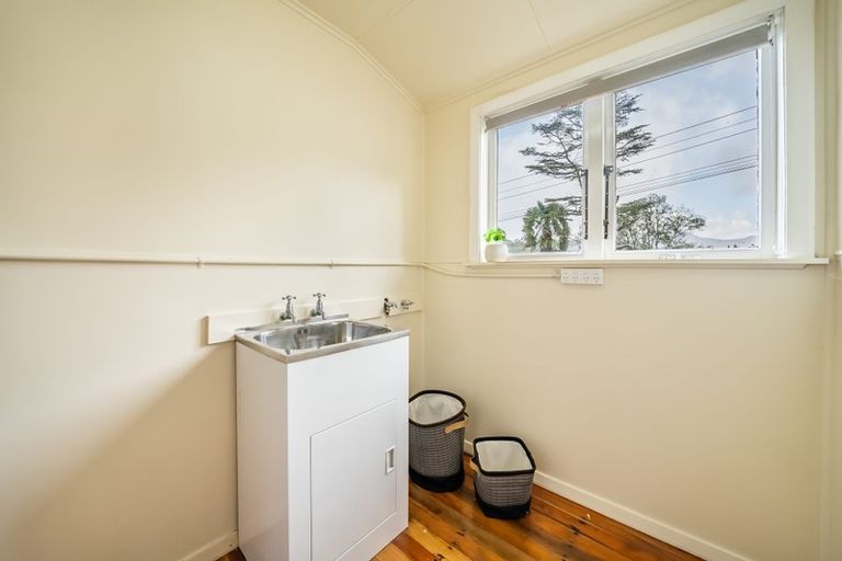 Photo of property in 10 James Grove, Stokes Valley, Lower Hutt, 5019