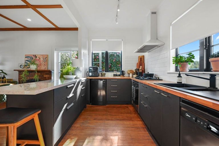 Photo of property in 8 Wha Street, Frankton, Hamilton, 3204