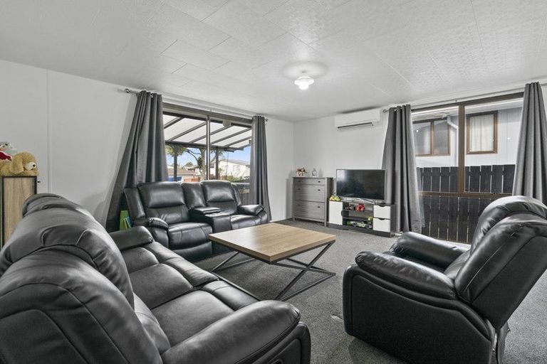 Photo of property in 1/62 Othello Drive, Clover Park, Auckland, 2023