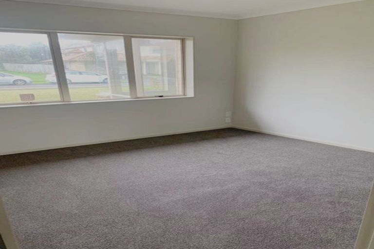 Photo of property in 41 Speyside Crescent, Flat Bush, Auckland, 2016