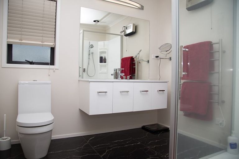 Photo of property in 17 Bishop Road, Hillsborough, New Plymouth, 4372