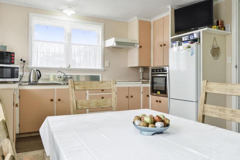 Photo of property in 45 Te Wheoro Street, Meremere, Mercer, 2474