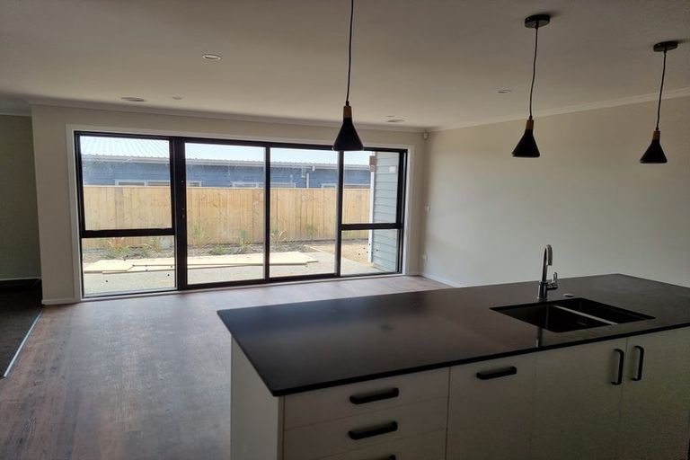 Photo of property in 74 Hokioi Drive, Kenepuru, Porirua, 5022