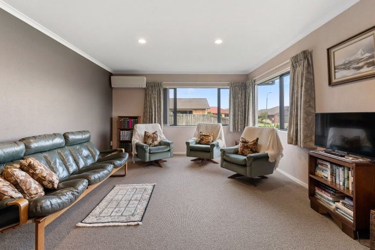 Photo of property in 16 Frame Place, Owhata, Rotorua, 3010