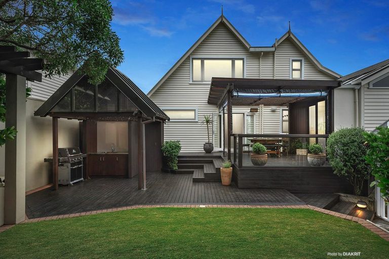 Photo of property in 20 Burnham Street, Seatoun, Wellington, 6022