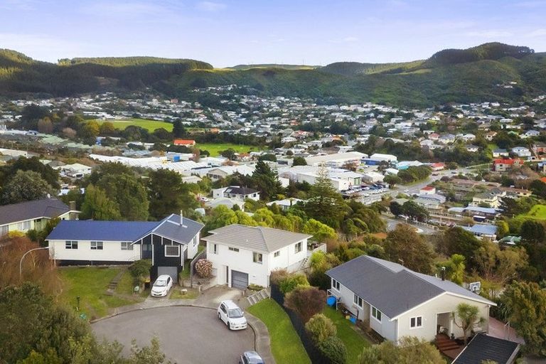 Photo of property in 22a Bartlett Grove, Tawa, Wellington, 5028