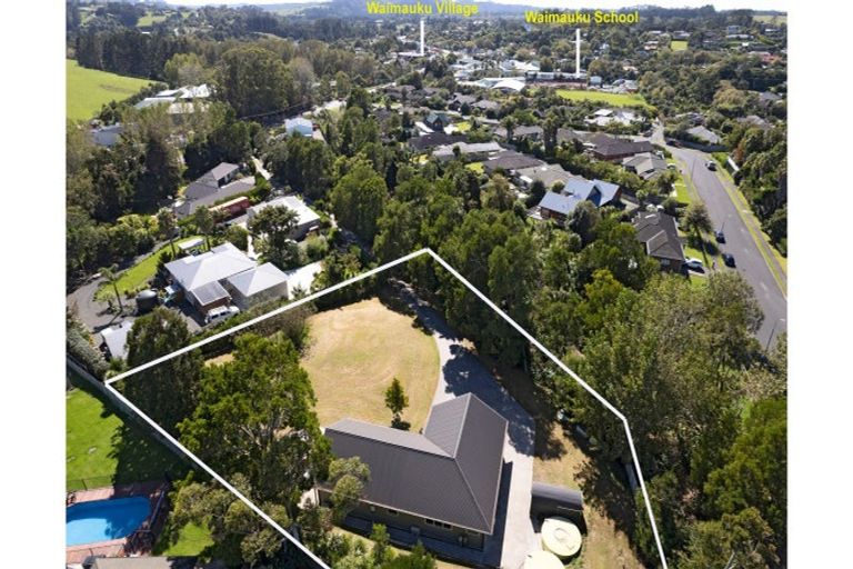 Photo of property in 949 State Highway 16, Waimauku, 0812