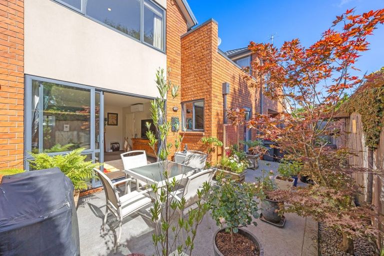 Photo of property in 2/14 London Street, Richmond, Christchurch, 8013