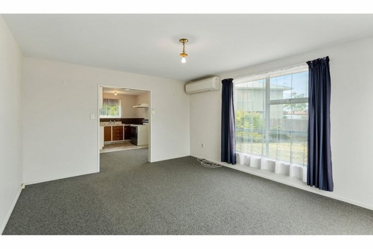Photo of property in 1/6 Portnall Place, Parklands, Christchurch, 8083