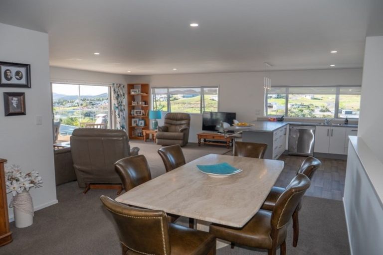 Photo of property in 9 Protea Drive, Cable Bay, 0420