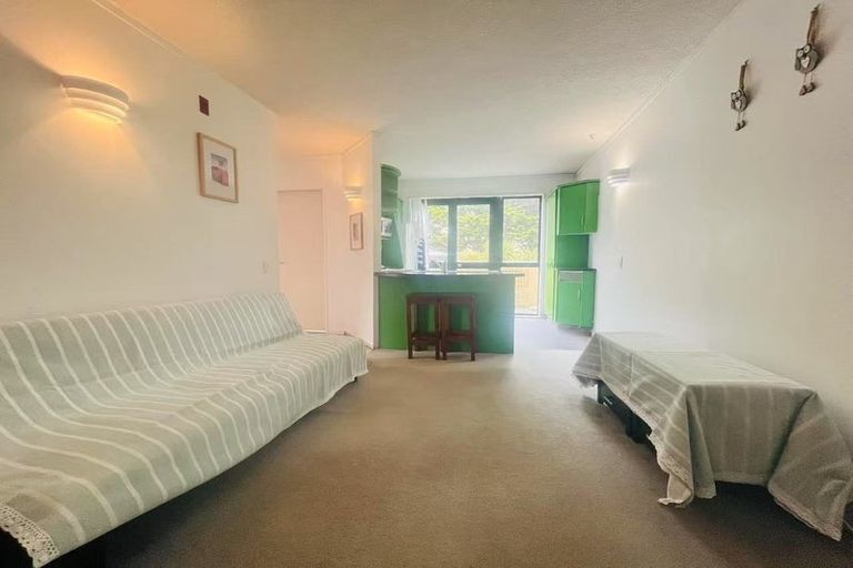 Photo of property in 564f Adelaide Road, Berhampore, Wellington, 6023