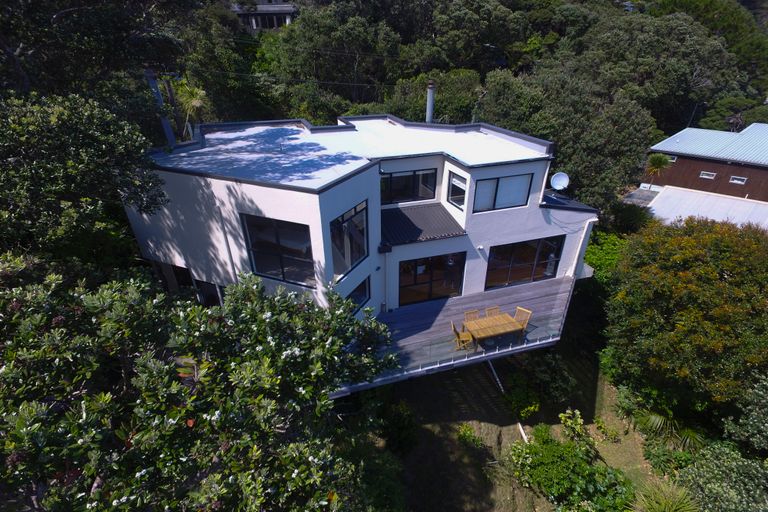 Photo of property in 90 Domain Crescent, Muriwai, 0881