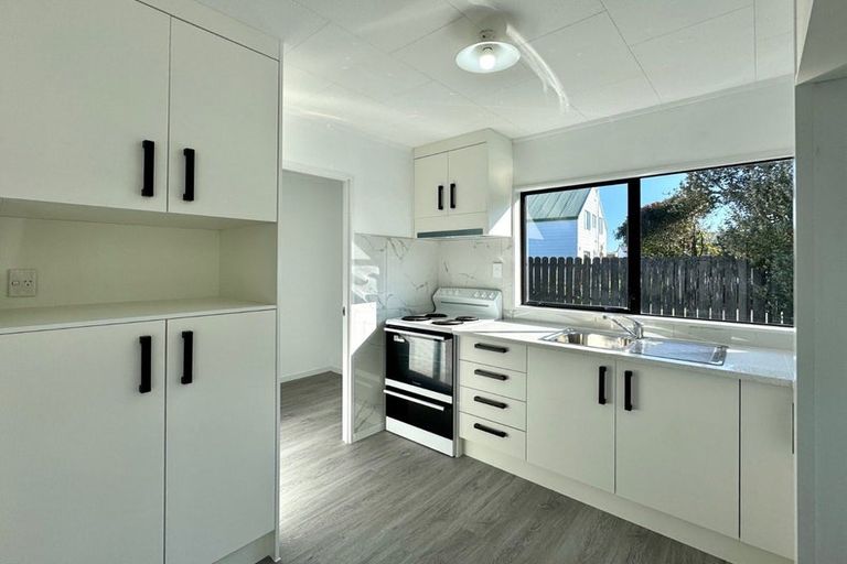 Photo of property in 1/22 Barneys Farm Road, Clendon Park, Auckland, 2103