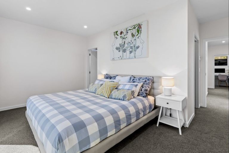 Photo of property in 12 Kinross Lane, Jacks Point, Queenstown, 9371