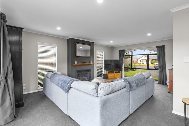 Photo of property in 6 Merivale Court, Rototuna, Hamilton, 3210