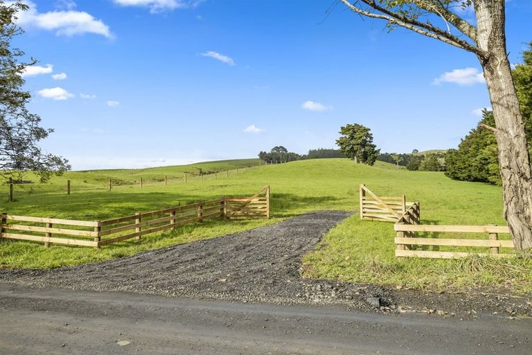 Photo of property in 216 Haruru Road, Kaukapakapa, 0873