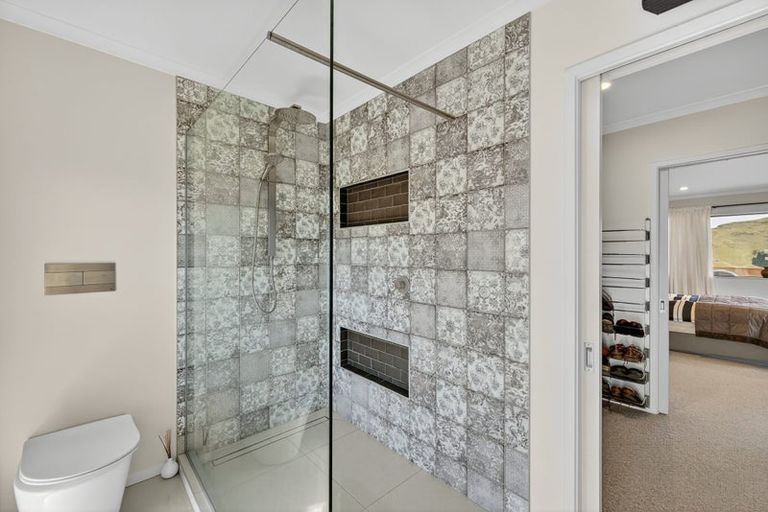 Photo of property in 46 Rockview Place, Mount Pleasant, Christchurch, 8081