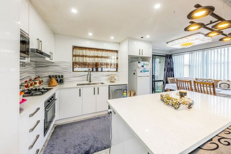 Photo of property in 6 Montego Place, Weymouth, Auckland, 2103