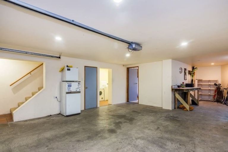 Photo of property in 2/9 Titoki Avenue, Waipahihi, Taupo, 3330