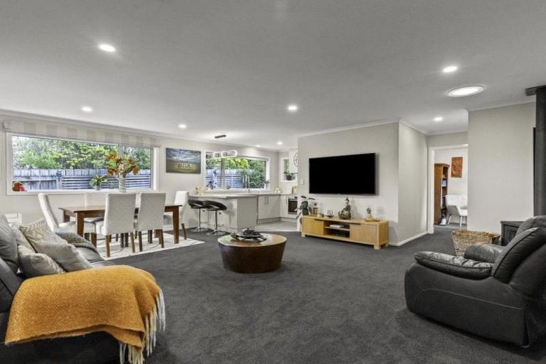 Photo of property in 118 Milton Terrace, Picton, 7220