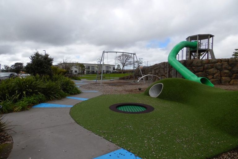 Photo of property in 30 Whenuapai Drive, Whenuapai, Auckland, 0618