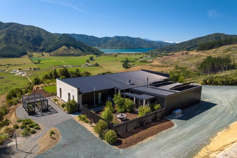 Photo of property in 1424 Queen Charlotte Drive, Linkwater, 7281