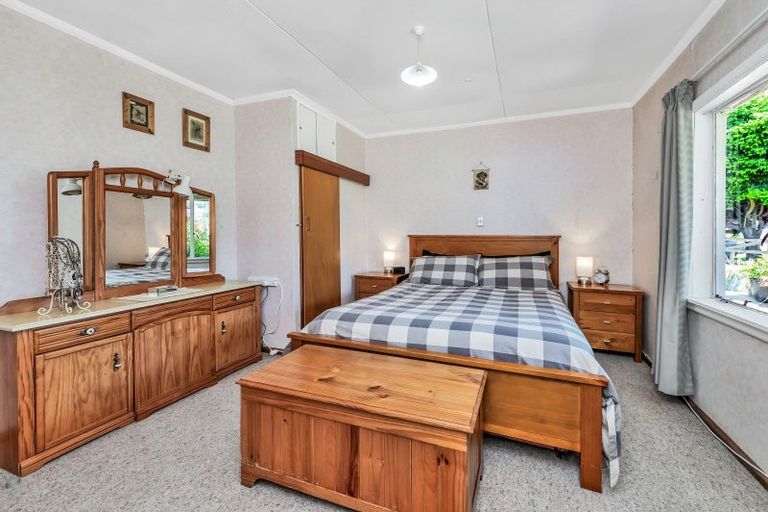 Photo of property in 12 Gift Street, Coalgate, 7673