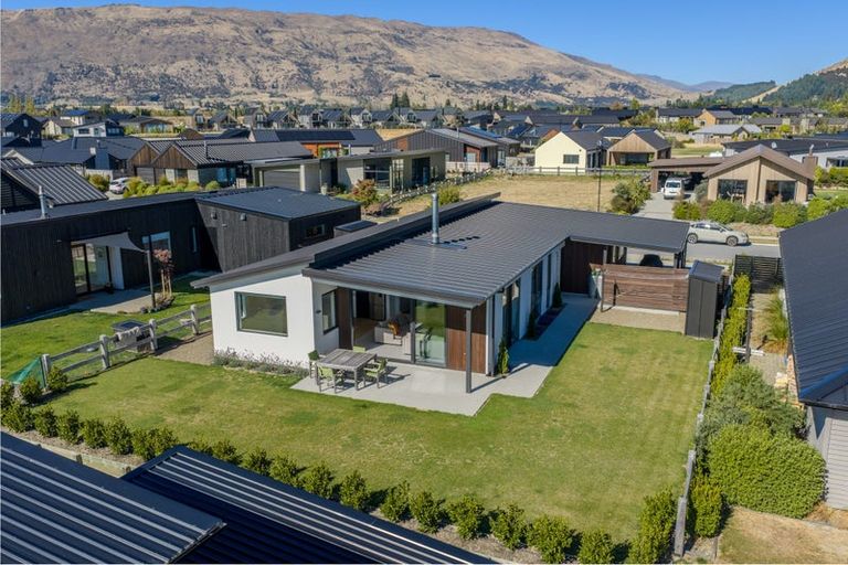 Photo of property in 25 Campbell Road, Wanaka, 9305
