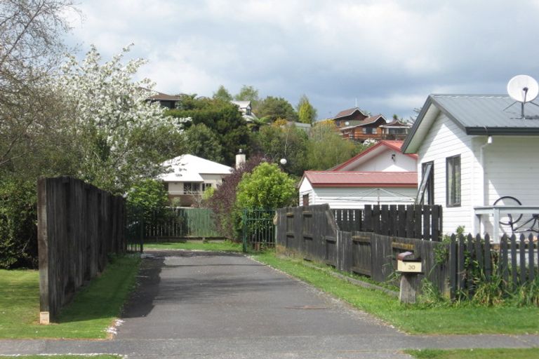 Photo of property in 30 Aquarius Drive, Kawaha Point, Rotorua, 3010