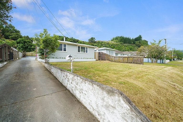 Photo of property in 51 Gillespies Road, Birchville, Upper Hutt, 5018