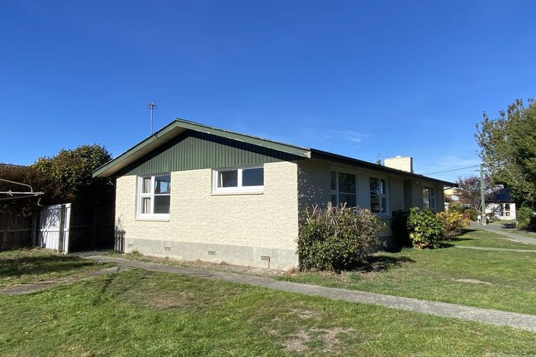 Photo of property in 12 Delph Street, Avonhead, Christchurch, 8042