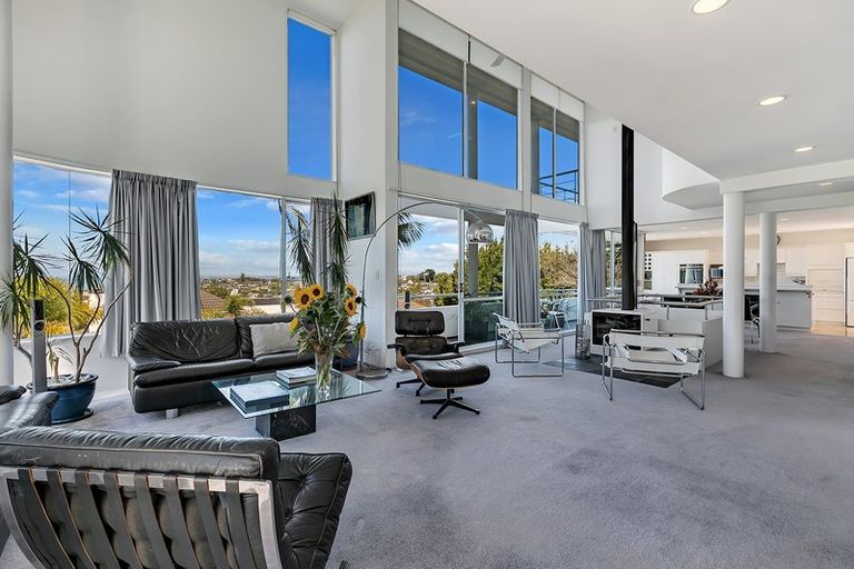 Photo of property in 1/36 King Richard Place, Browns Bay, Auckland, 0630