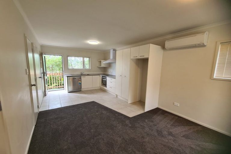 Photo of property in 15/94 Glengarry Road, Glen Eden, Auckland, 0602